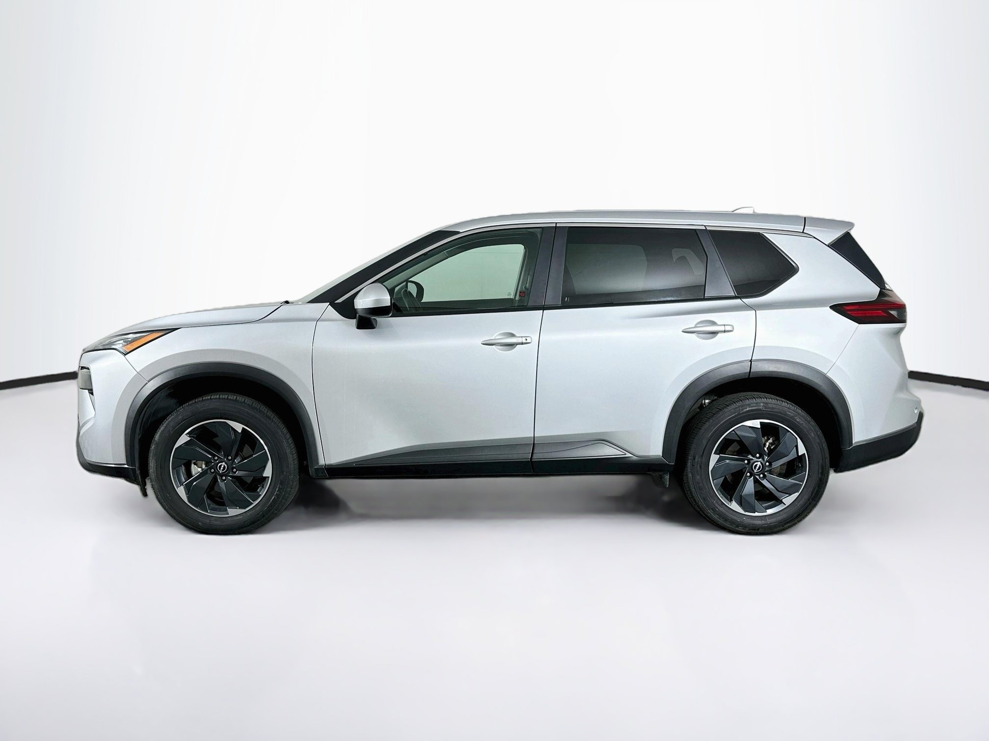 Used 2025 Nissan Rogue SV FWD SV