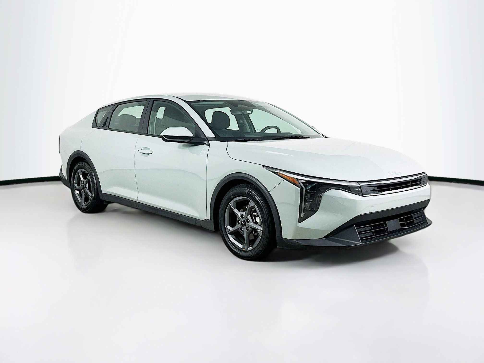 2025 Kia K4 LXS AT's photo