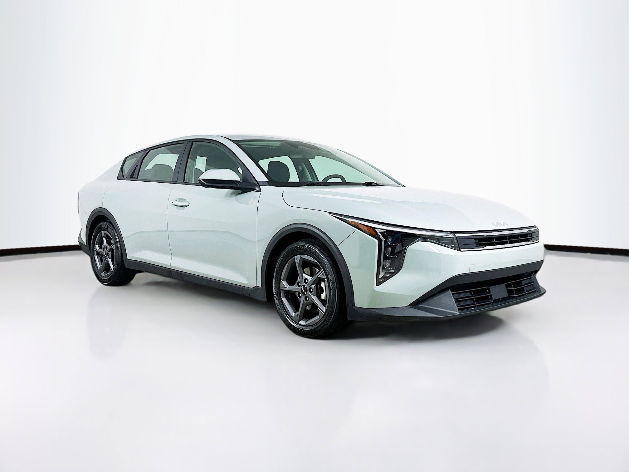 2025 Kia K4 LXS AT's photo