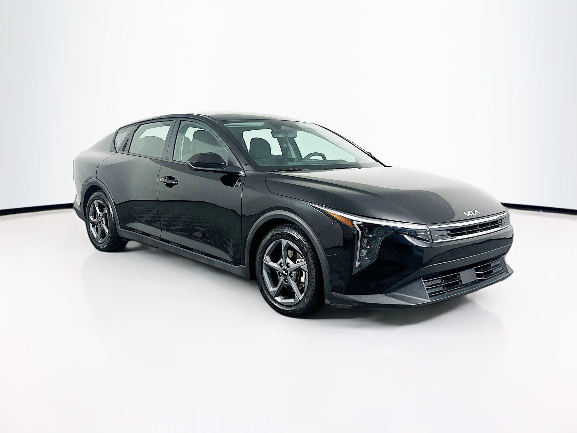 2025 Kia K4 LXS AT's photo