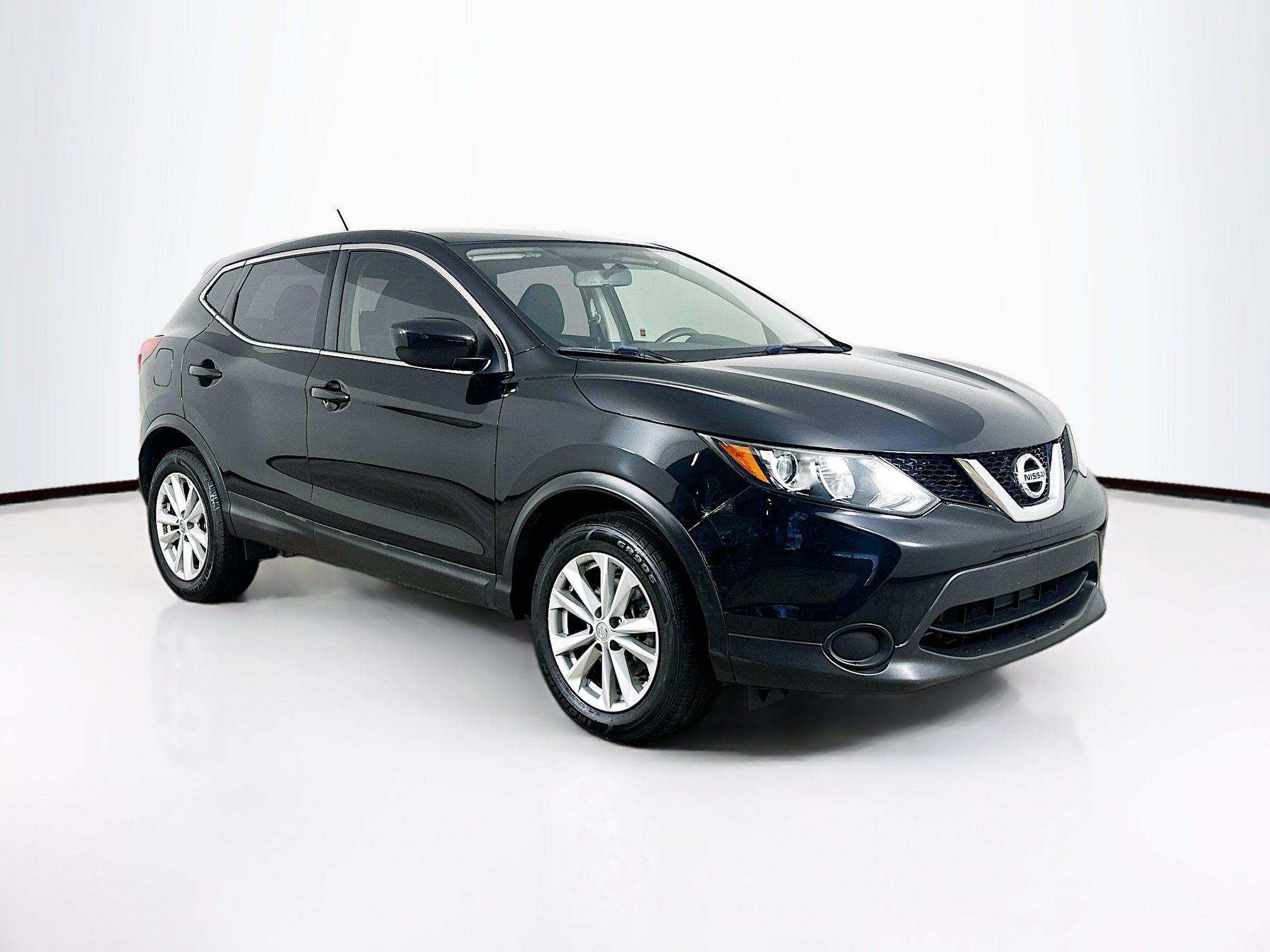 2017 Nissan Rogue Sport S FWD's photo