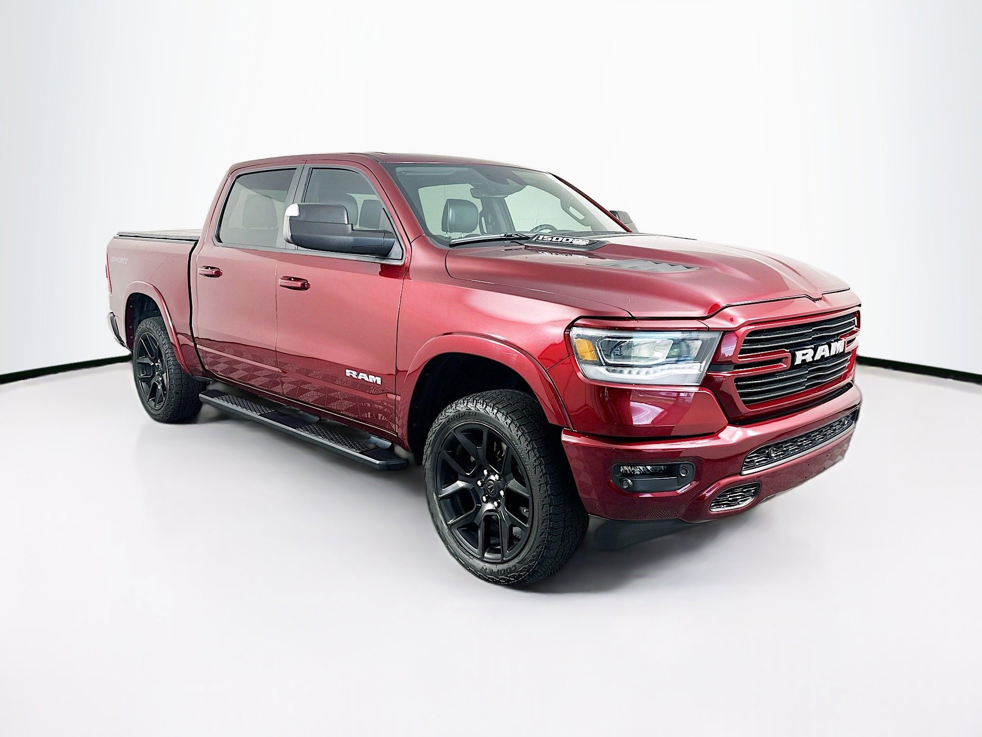 2022 RAM 1500 Laramie 4x4 Crew Cab 5'7's photo