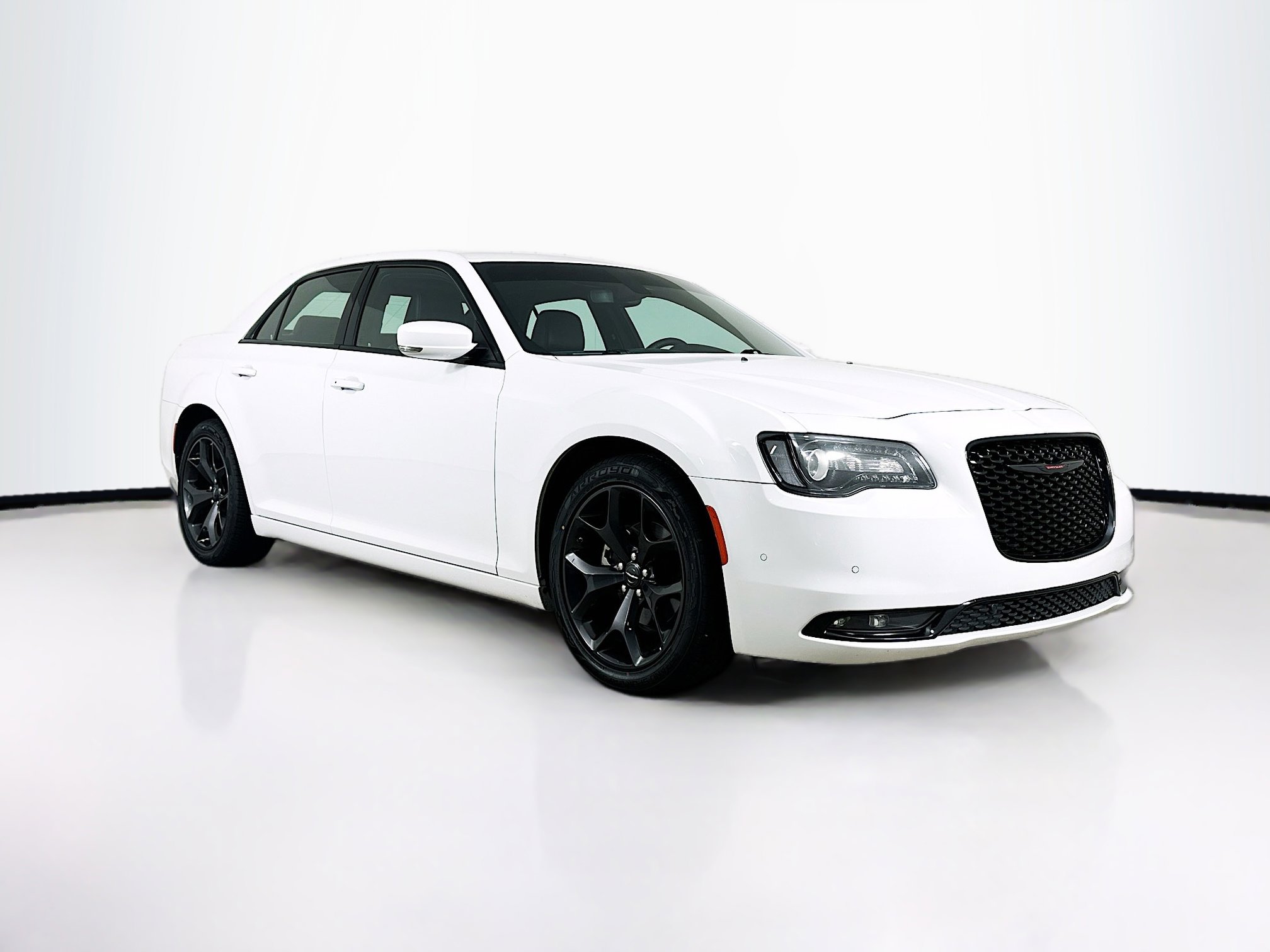 2023 Chrysler 300 S's photo