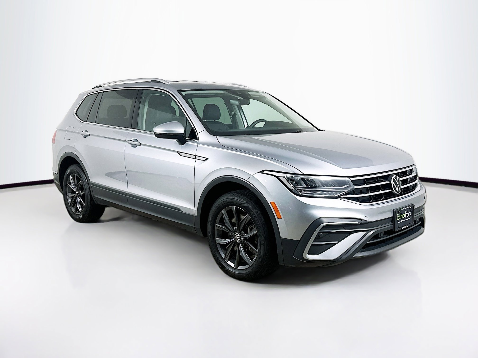 2023 Volkswagen Tiguan 2.0T SE 4Motion's photo