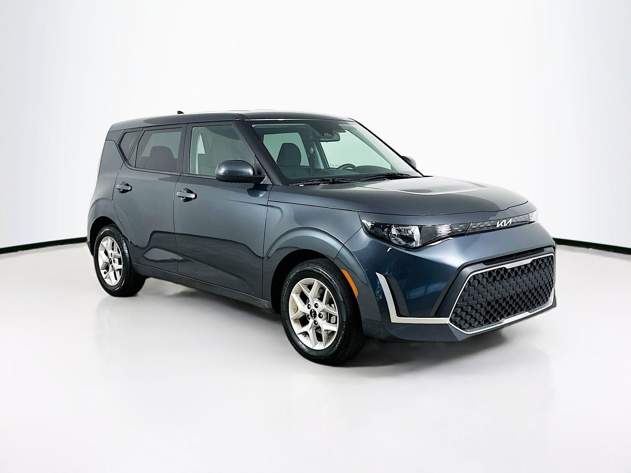 2025 Kia Soul 2.0L LX IVT's photo