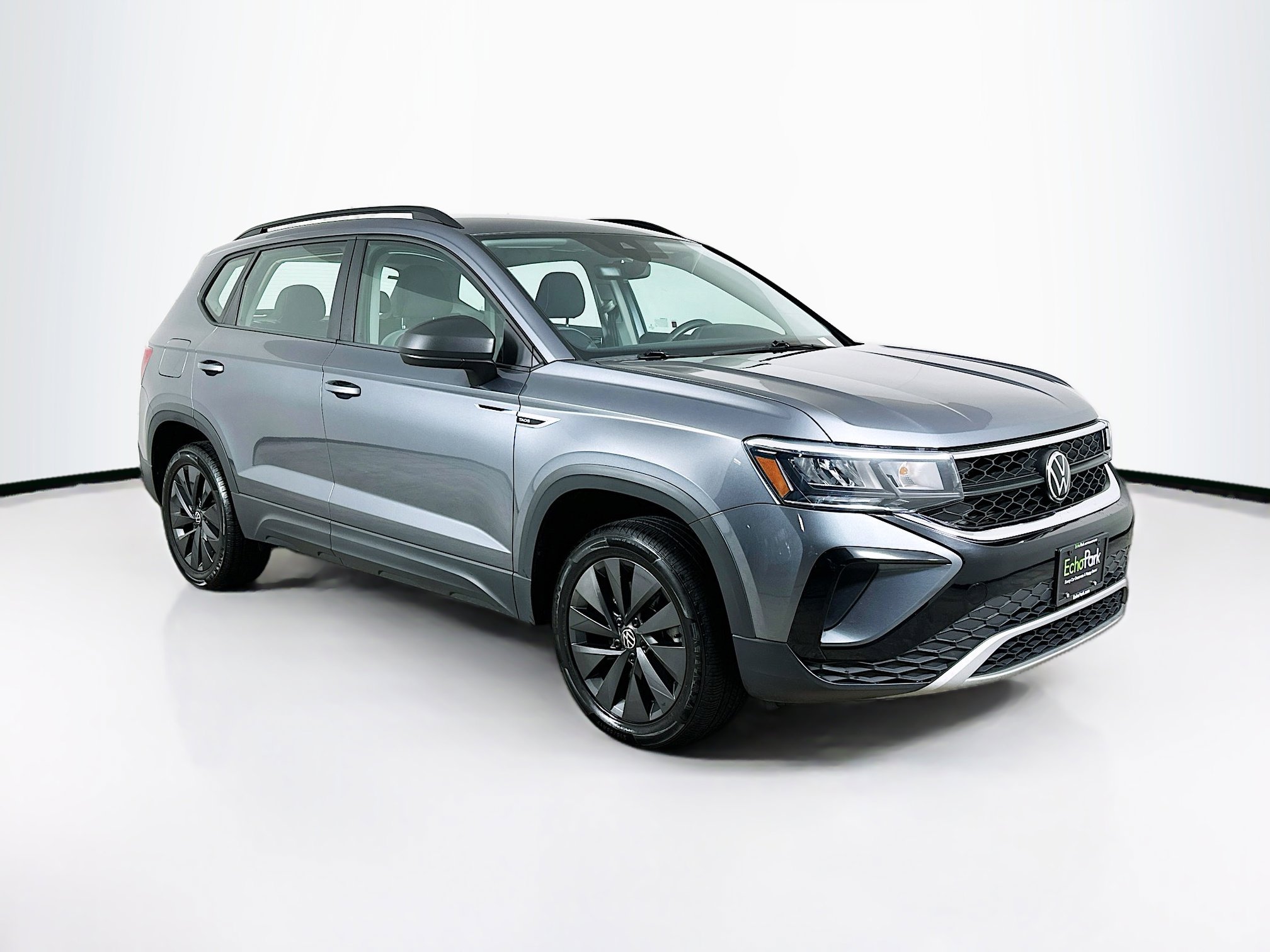 2024 Volkswagen Taos S's photo