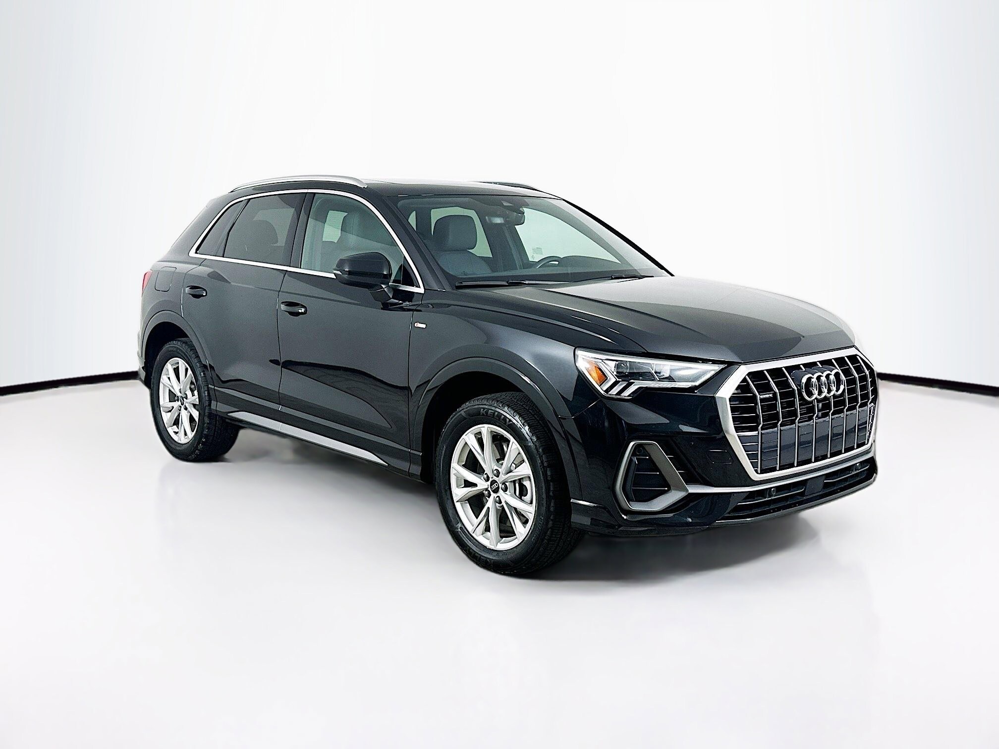 2025 Audi Q3 45 TFSI S Line Premium quattro's photo