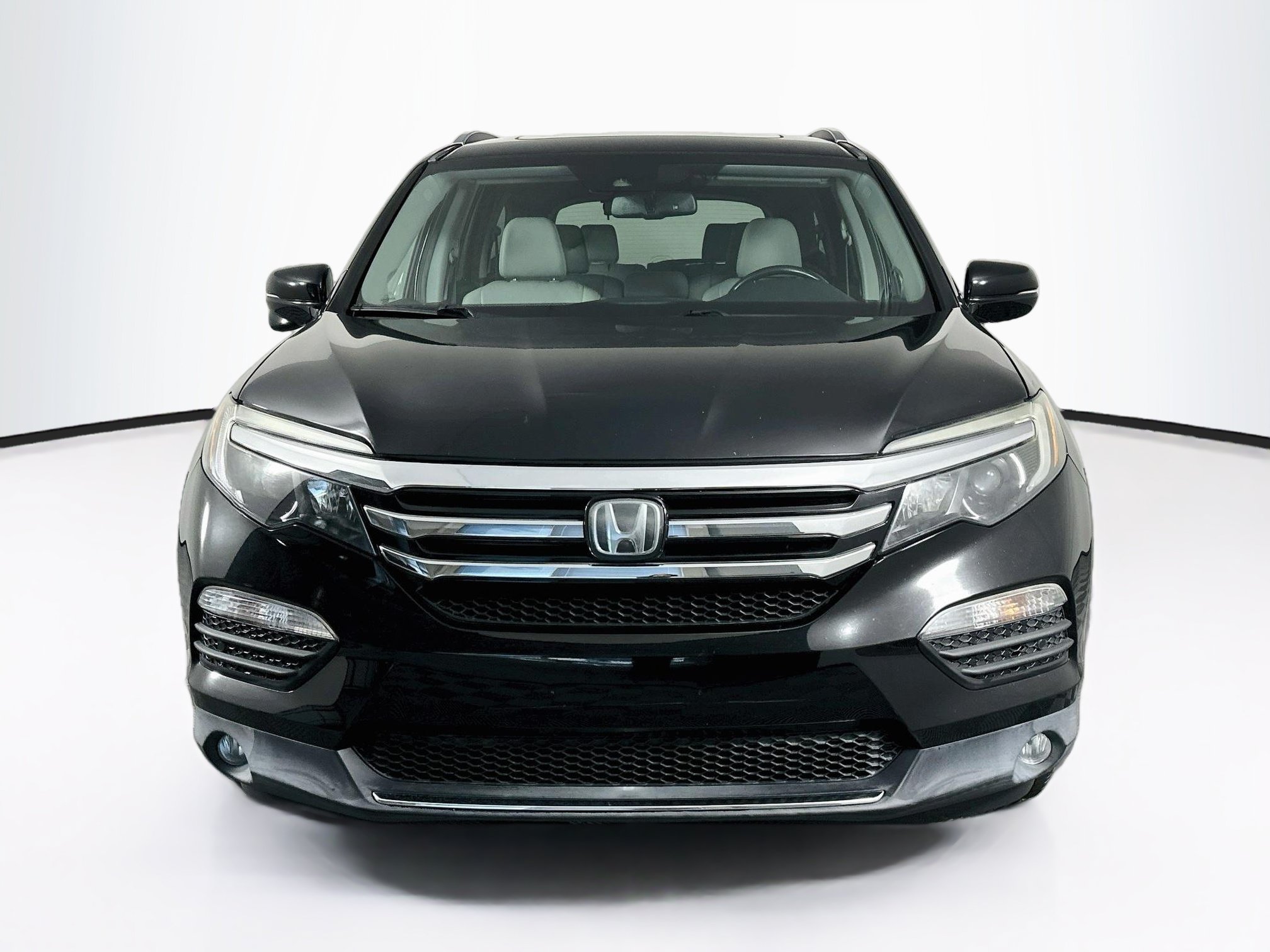 Used 2016 Honda Pilot Touring AWD Touring w/RES & Navi