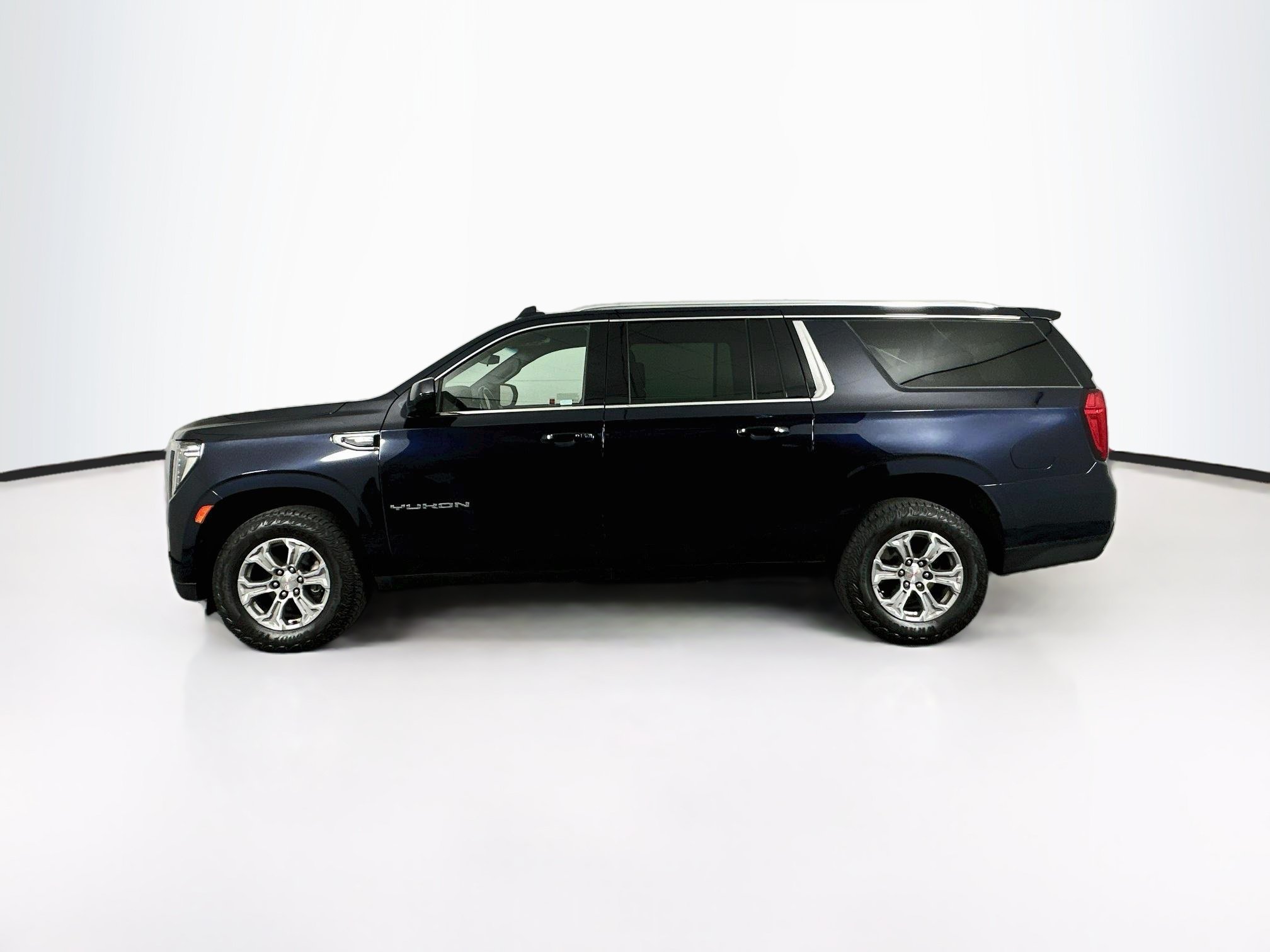 Used 2022 GMC Yukon XL SLE 4WD SLE