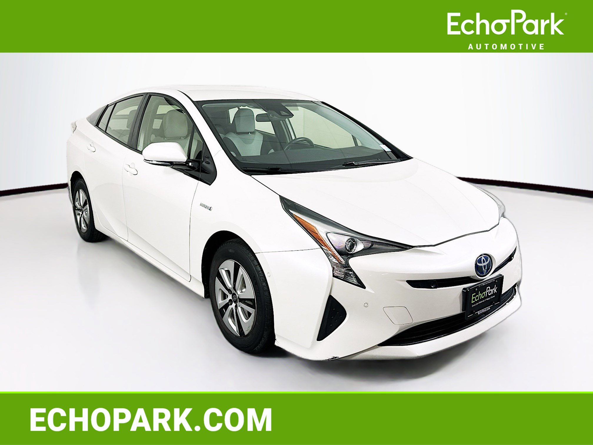 2017 Toyota Prius Three's photo