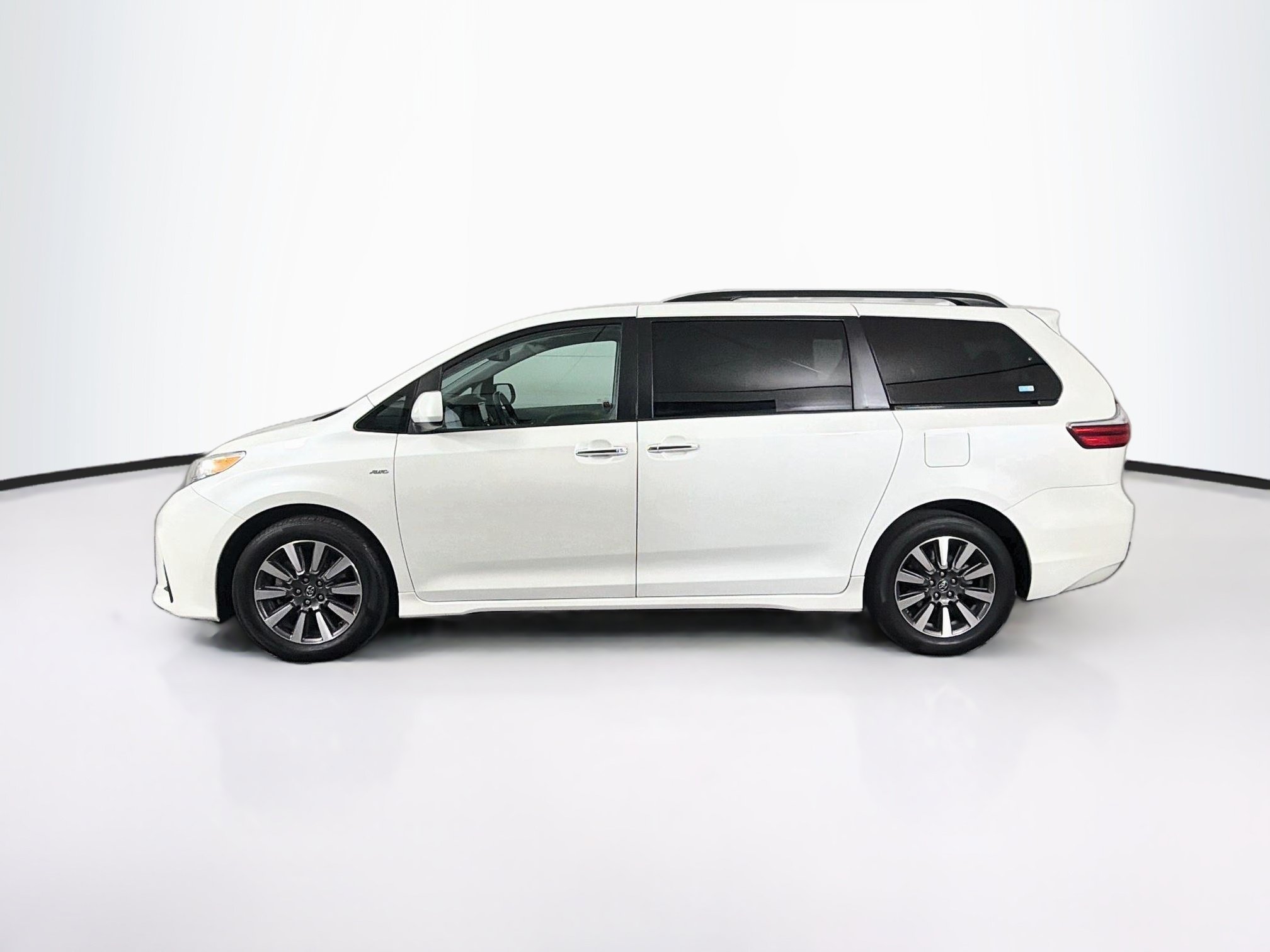 Used 2018 Toyota Sienna XLE XLE AWD 7-Passenger