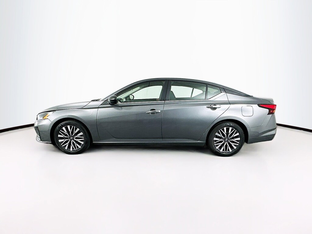 Used 2025 Nissan Altima SV SV FWD