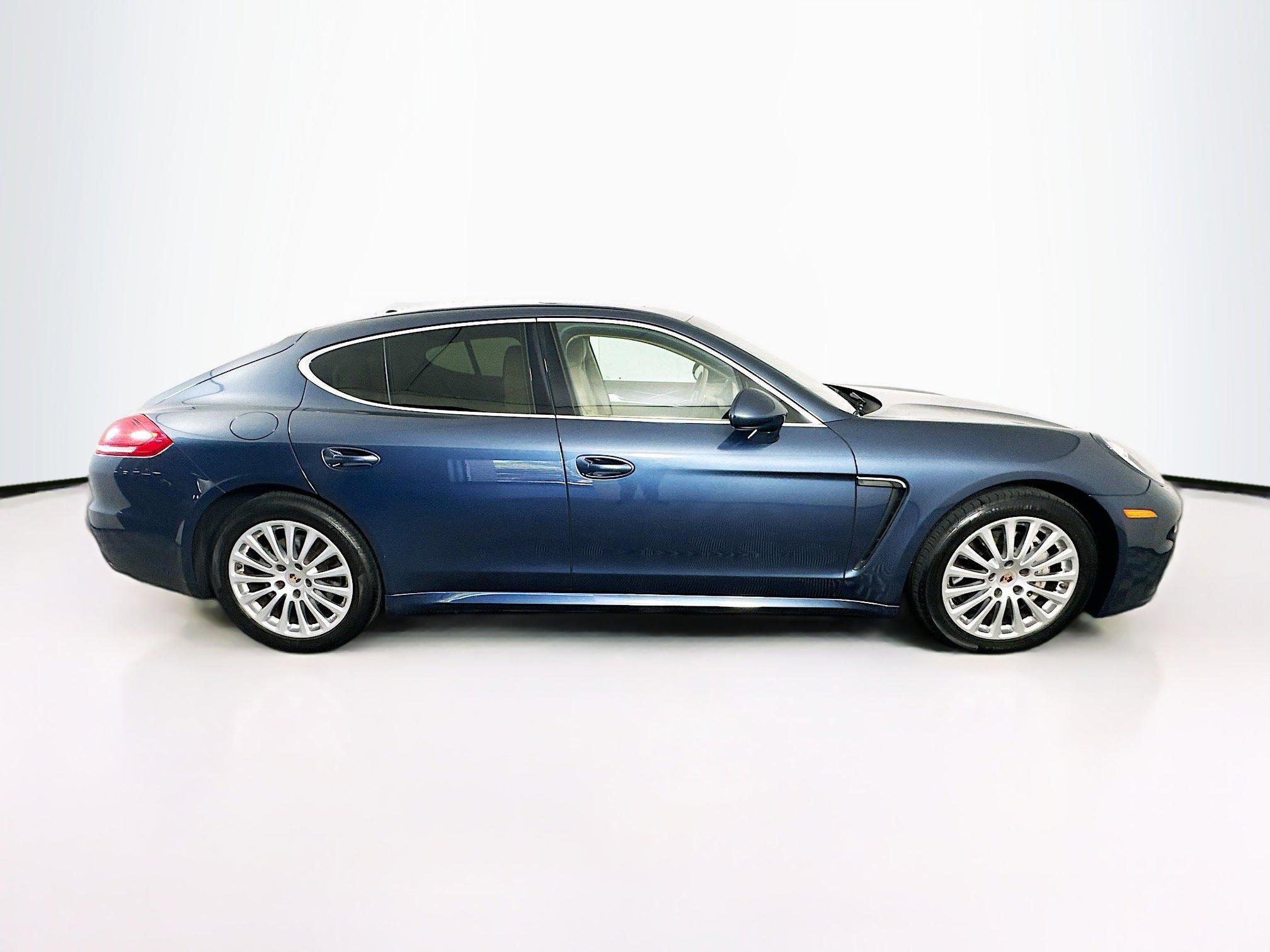 2014 Porsche Panamera S - Photo 8