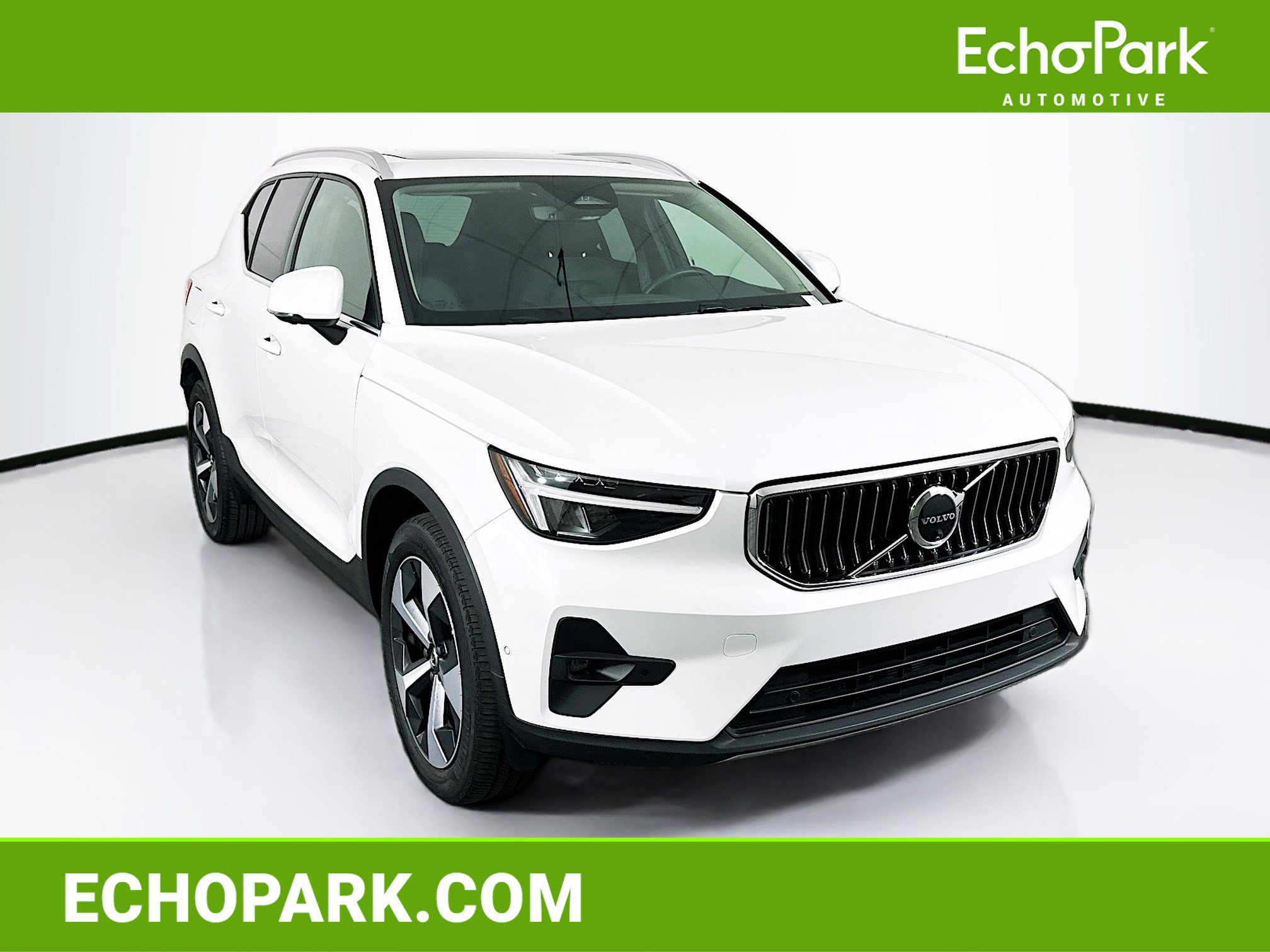 2025 Volvo XC40 B5 Plus Bright AWD's photo