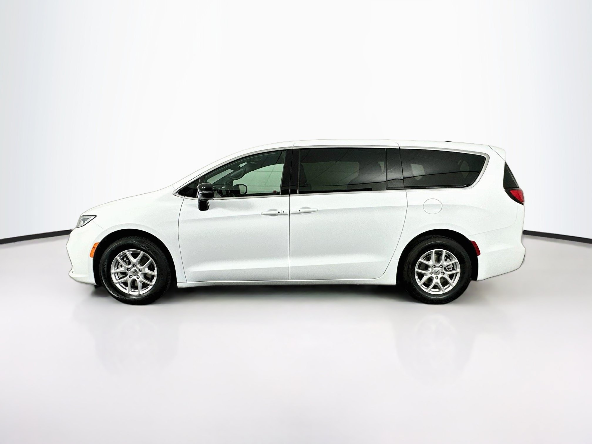 Used 2025 Chrysler Pacifica Select Select FWD