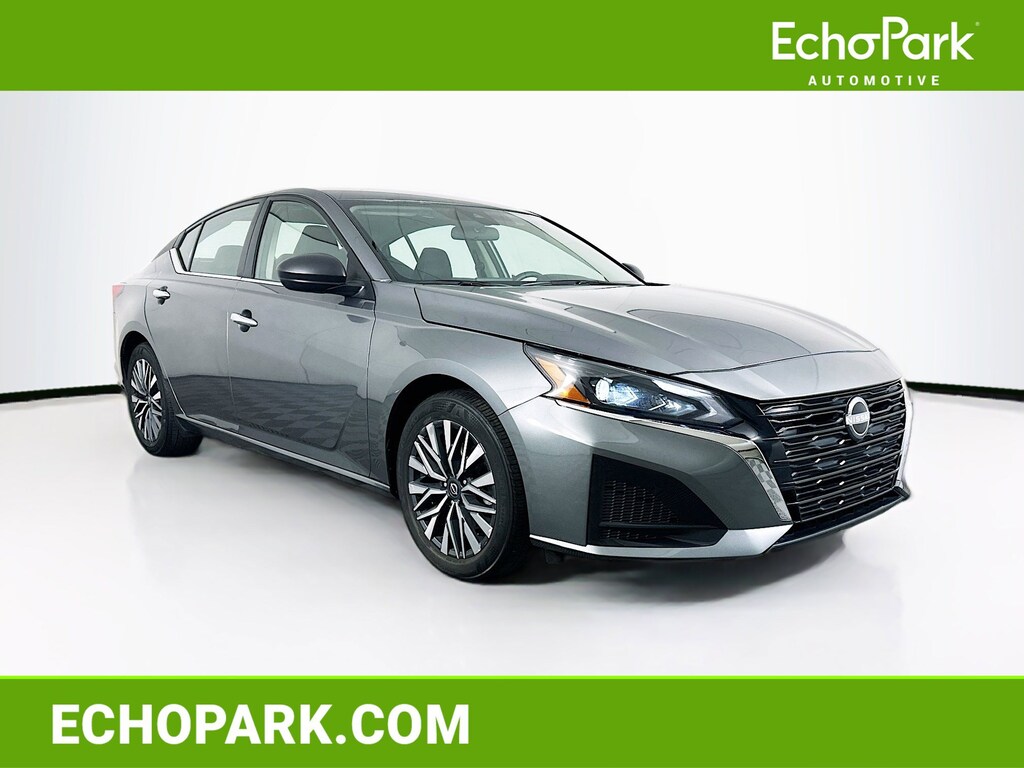 Used 2025 Nissan Altima SV SV FWD