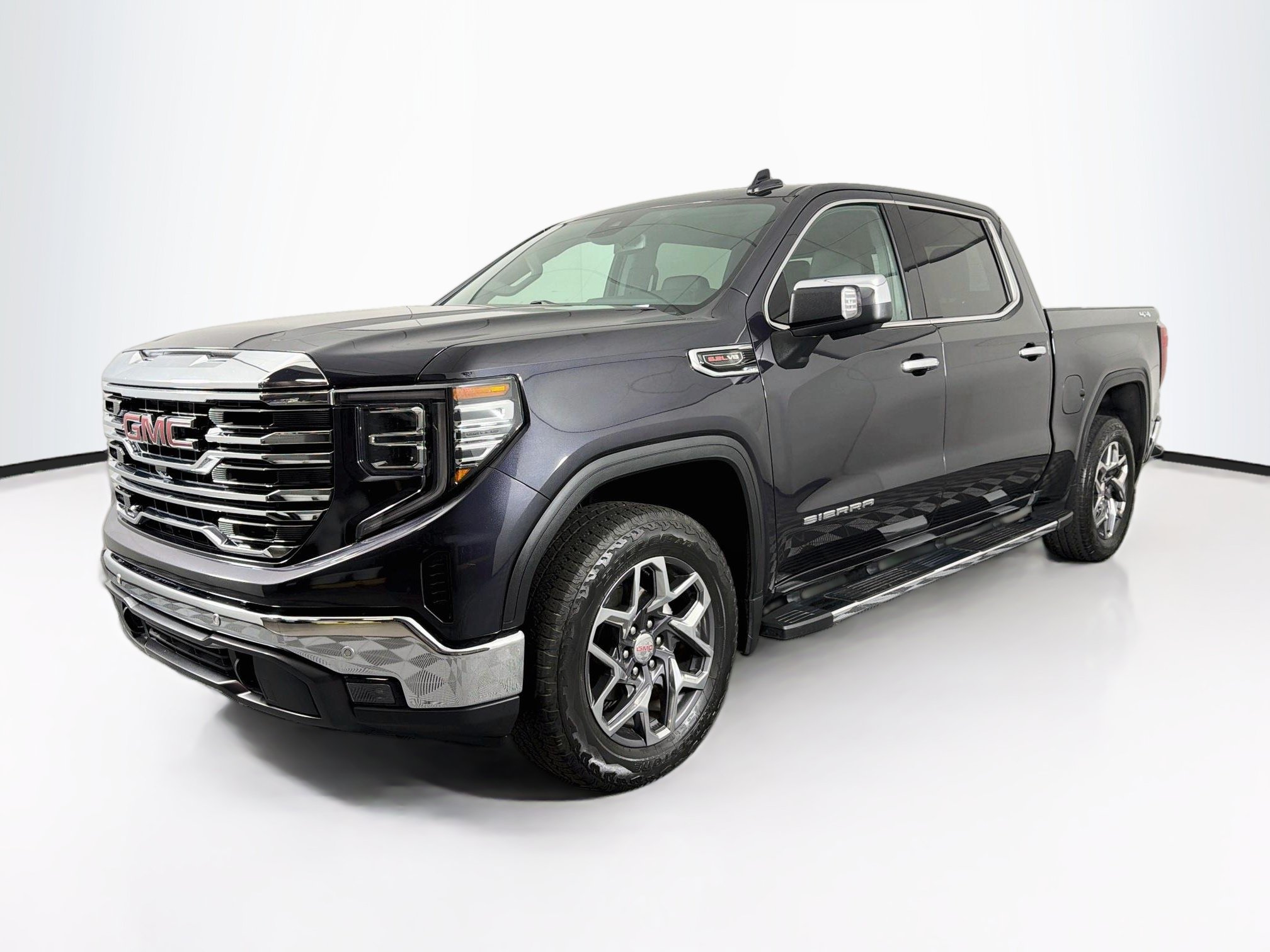 Used 2022 GMC Sierra 1500 SLT 4WD Crew Cab 147 SLT