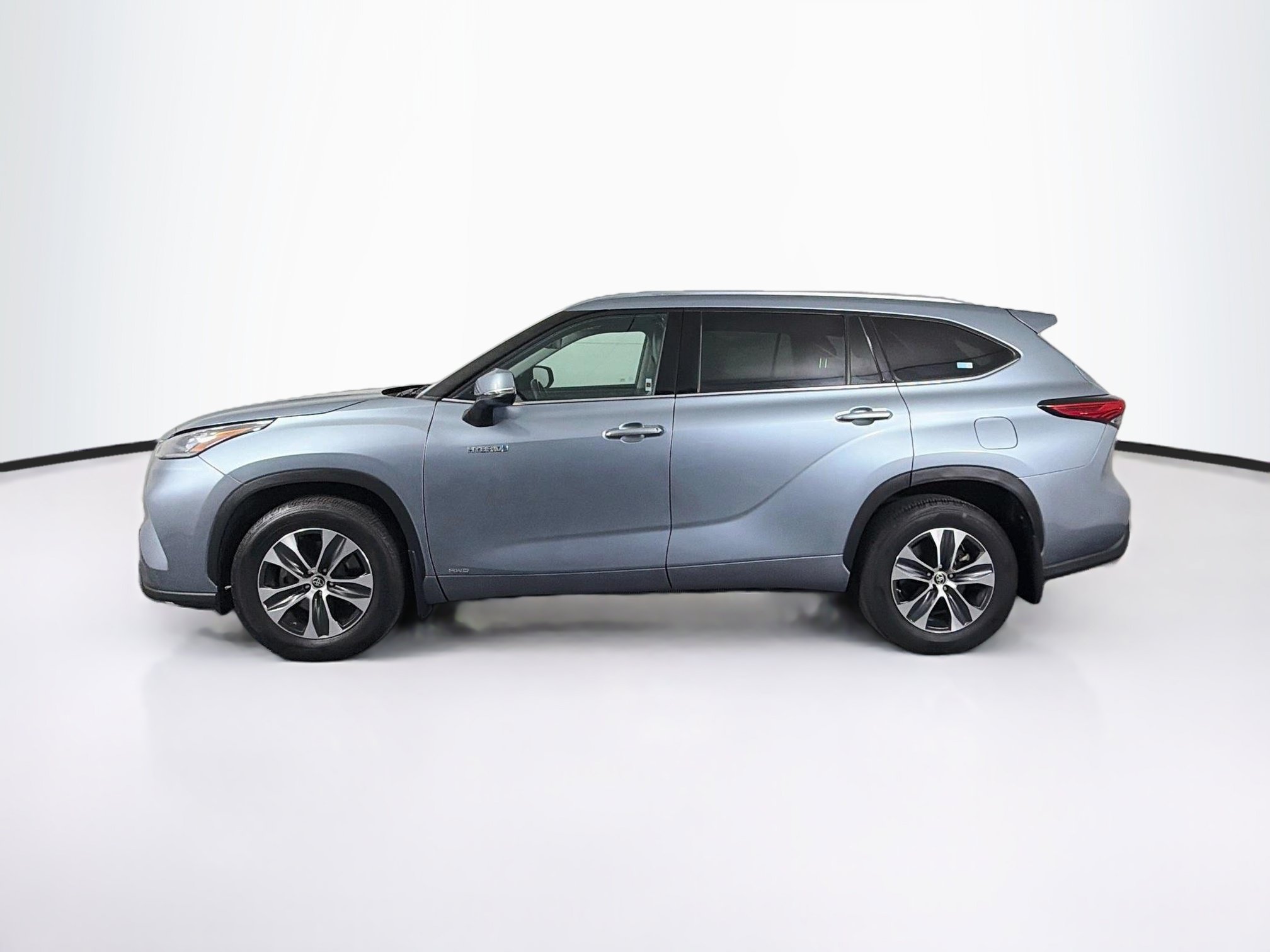 Used 2020 Toyota Highlander Hybrid XLE Hybrid XLE AWD