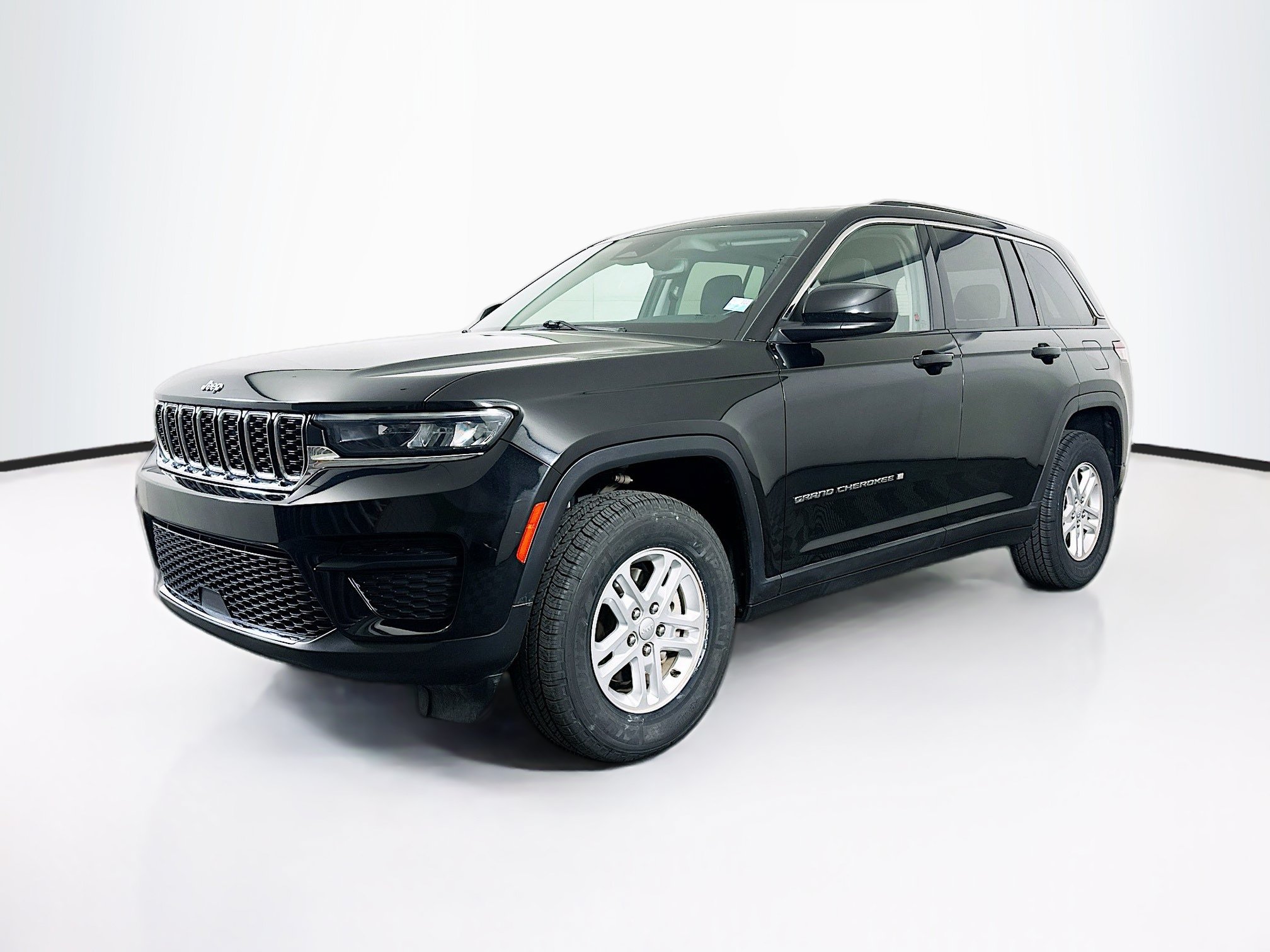 Used 2022 Jeep Grand Cherokee Laredo Laredo 4x4