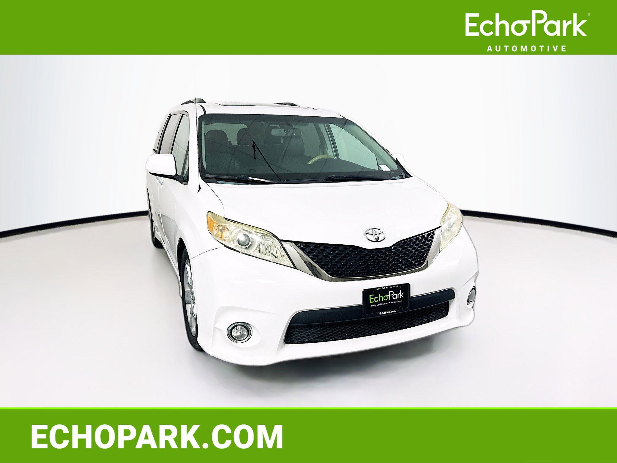 2013 Toyota Sienna SE V6 8-Passenger's photo