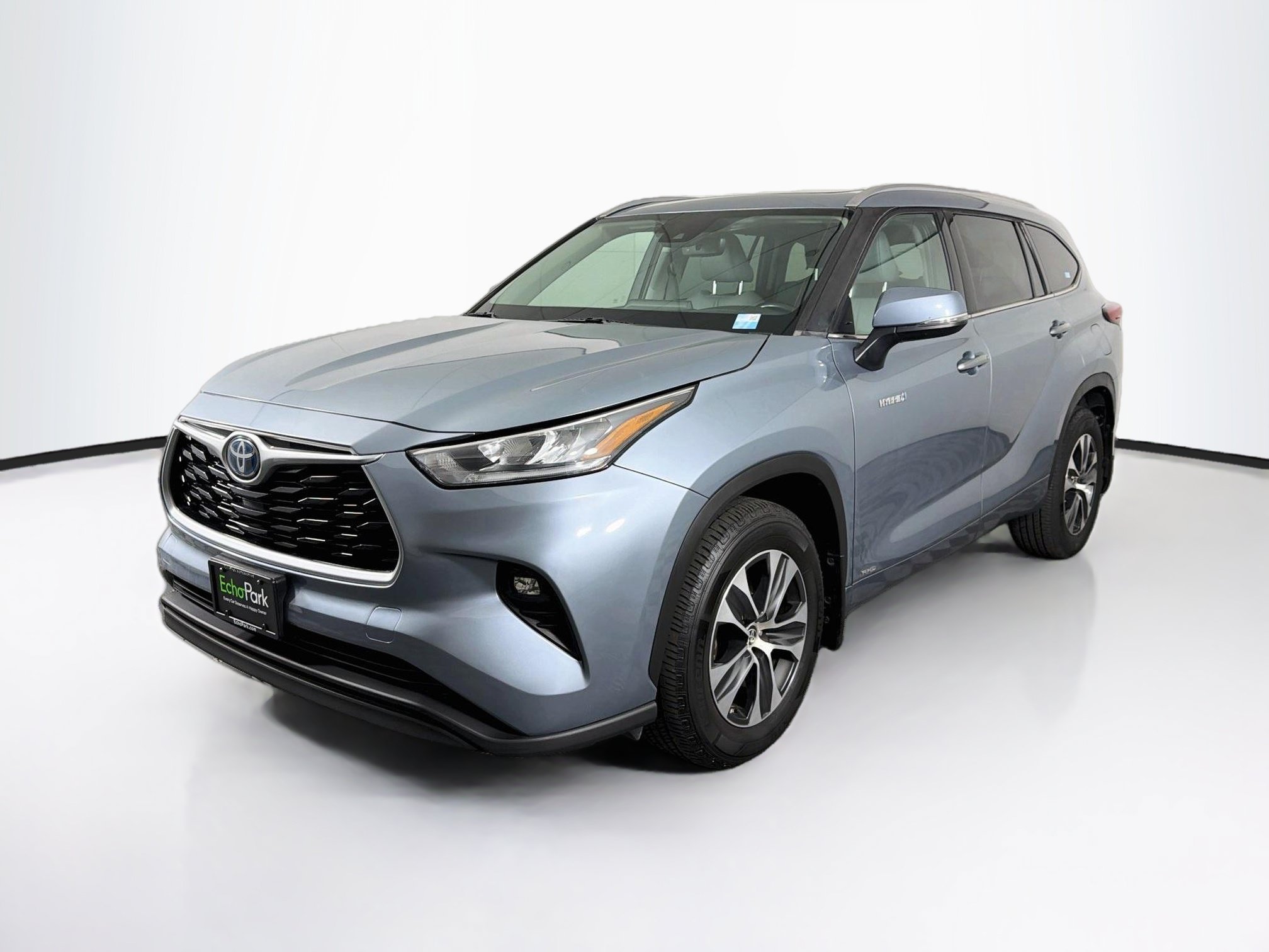 Used 2020 Toyota Highlander Hybrid XLE Hybrid XLE AWD