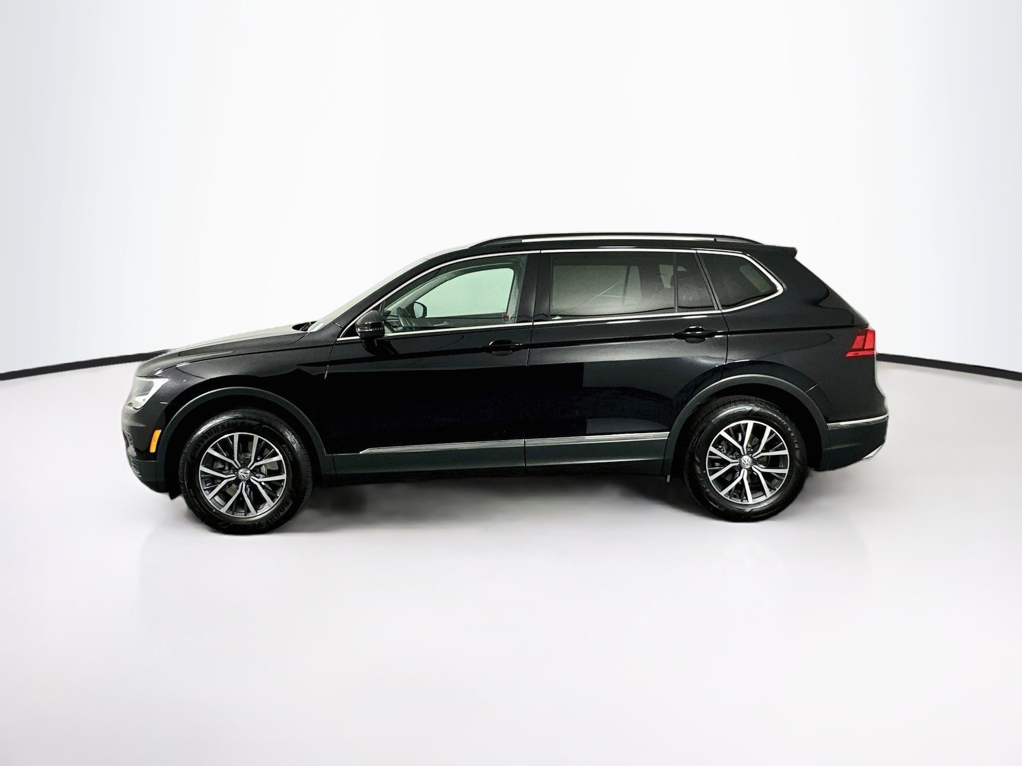 Used 2020 Volkswagen Tiguan SE 2.0T SE FWD