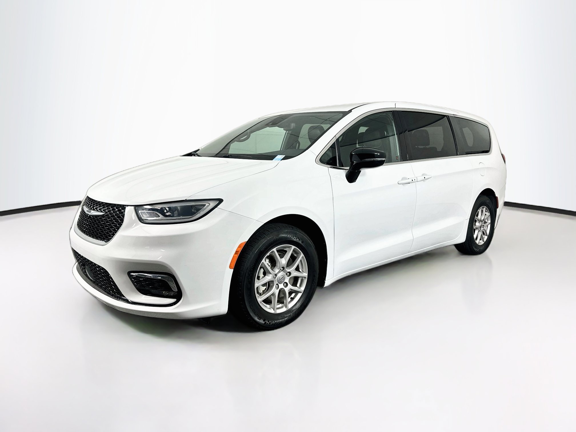 Used 2025 Chrysler Pacifica Select Select FWD