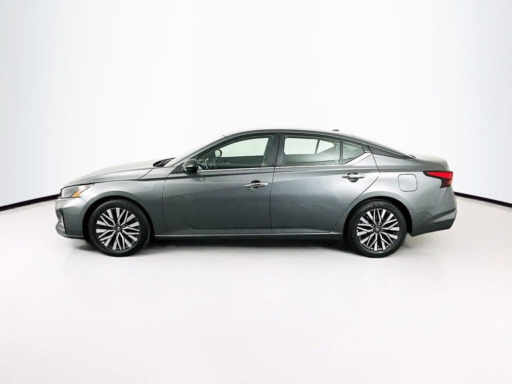 Used 2025 Nissan Altima SV SV FWD