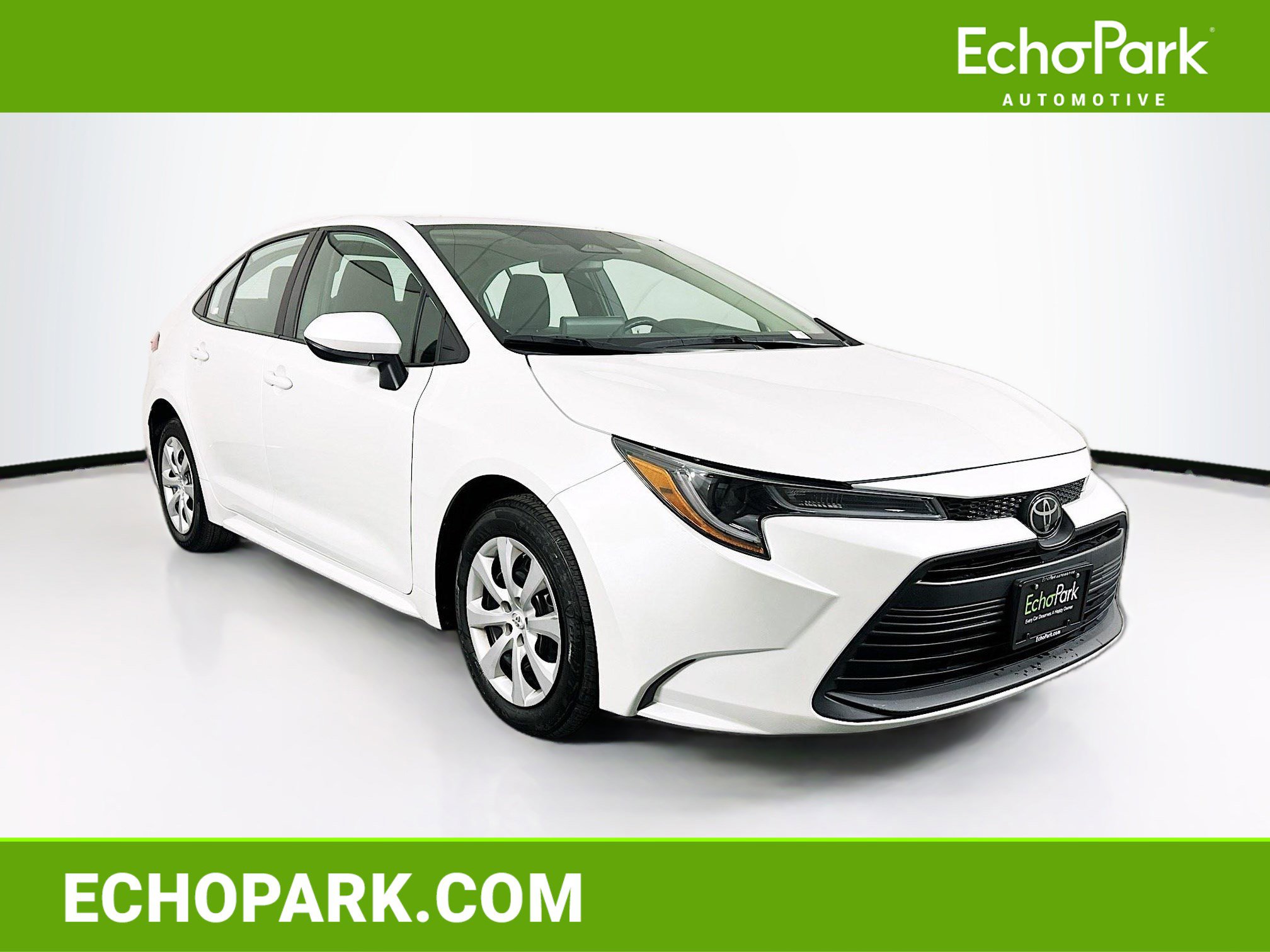 2024 Toyota Corolla LE's photo