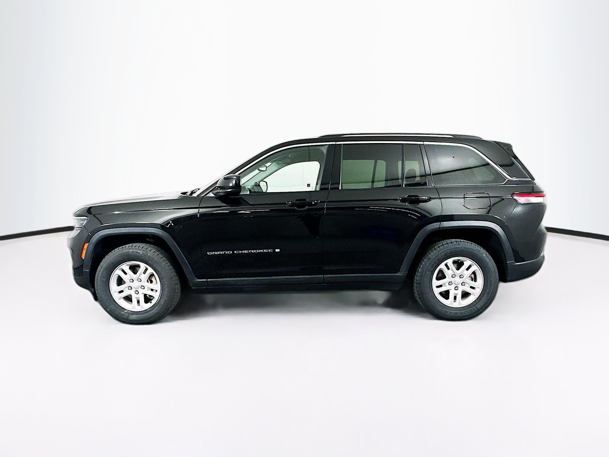 Used 2022 Jeep Grand Cherokee Laredo Laredo 4x4