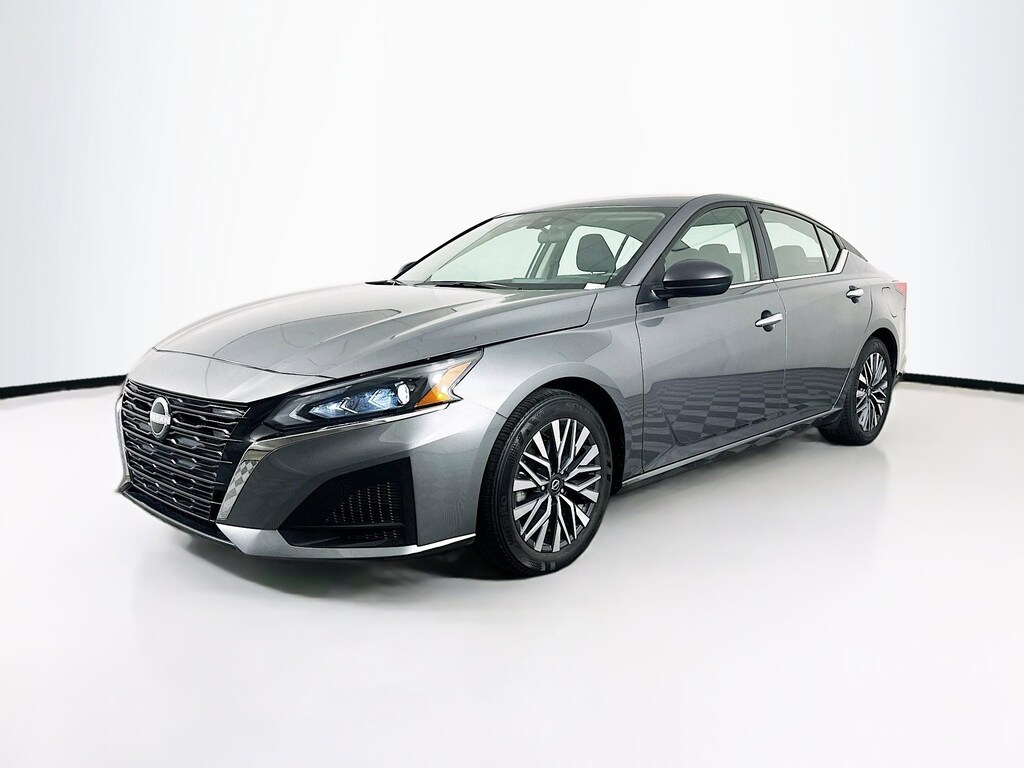 Used 2025 Nissan Altima SV SV FWD