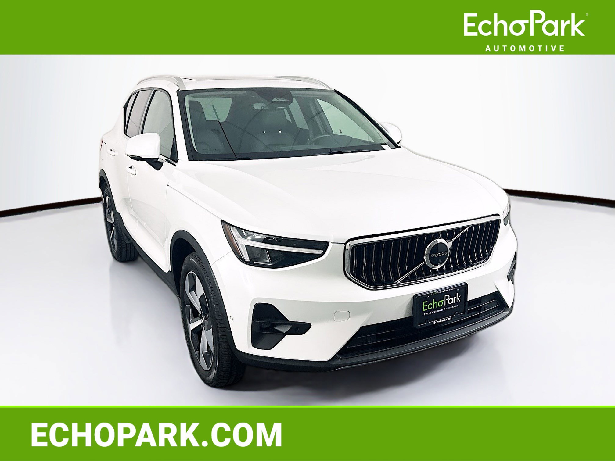 2025 Volvo XC40 B5 Plus Bright AWD's photo