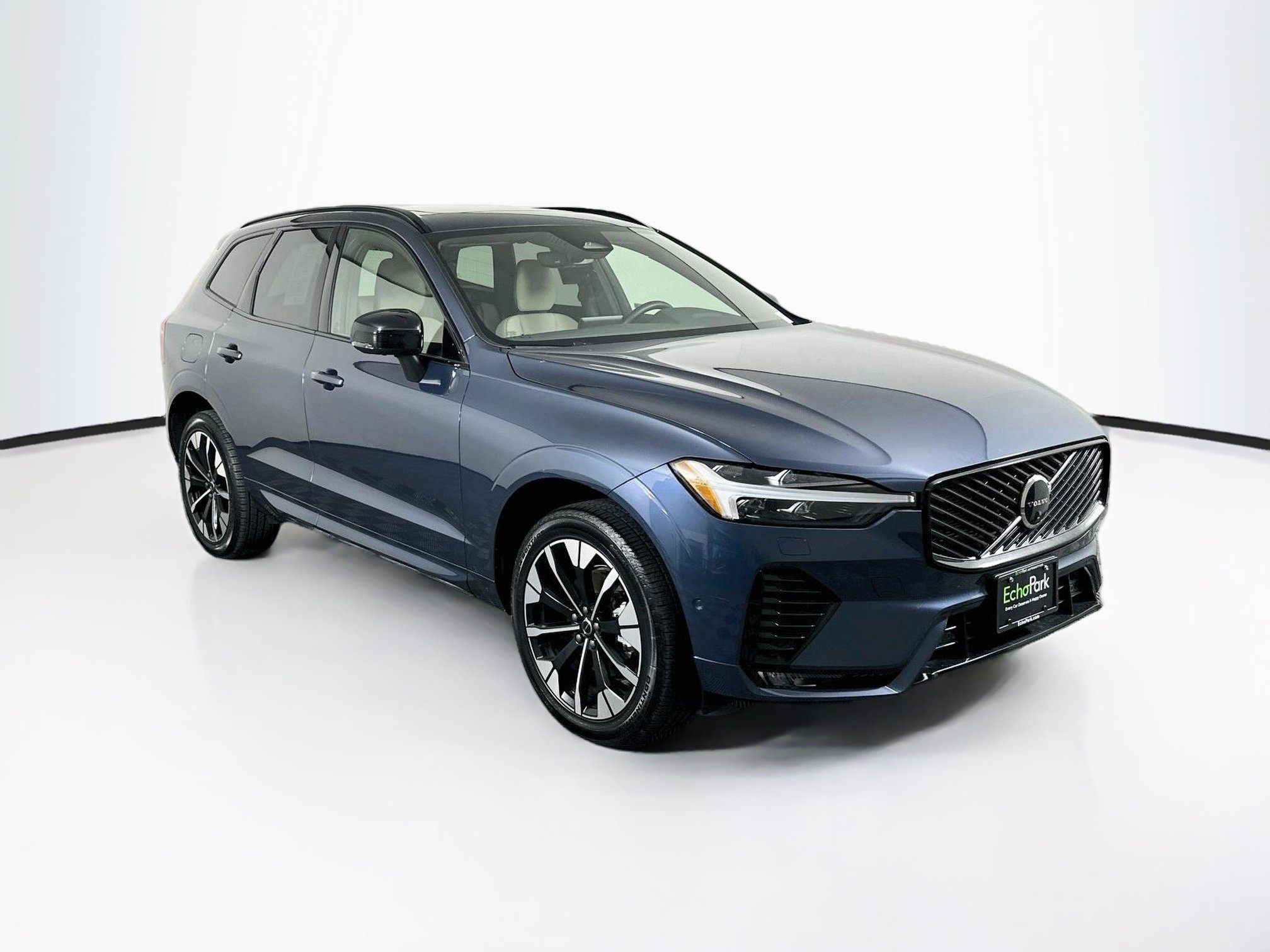 2026 Volvo XC60 Plus