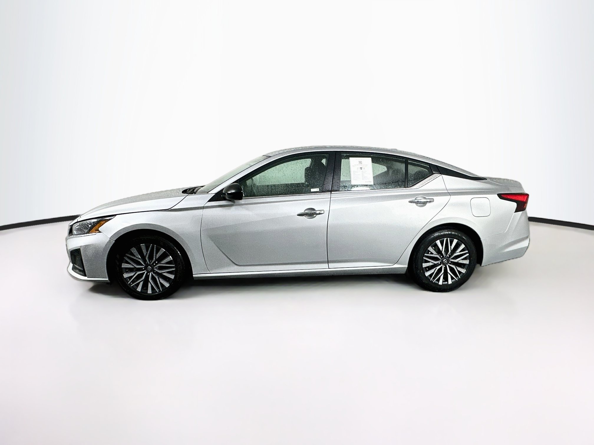 Used 2025 Nissan Altima SV SV FWD