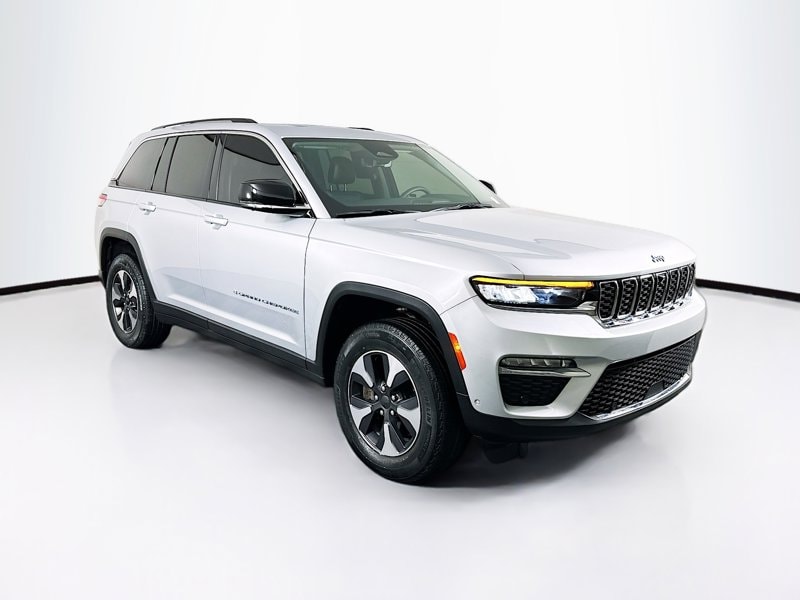 2022 Jeep Grand Cherokee 4xe's photo