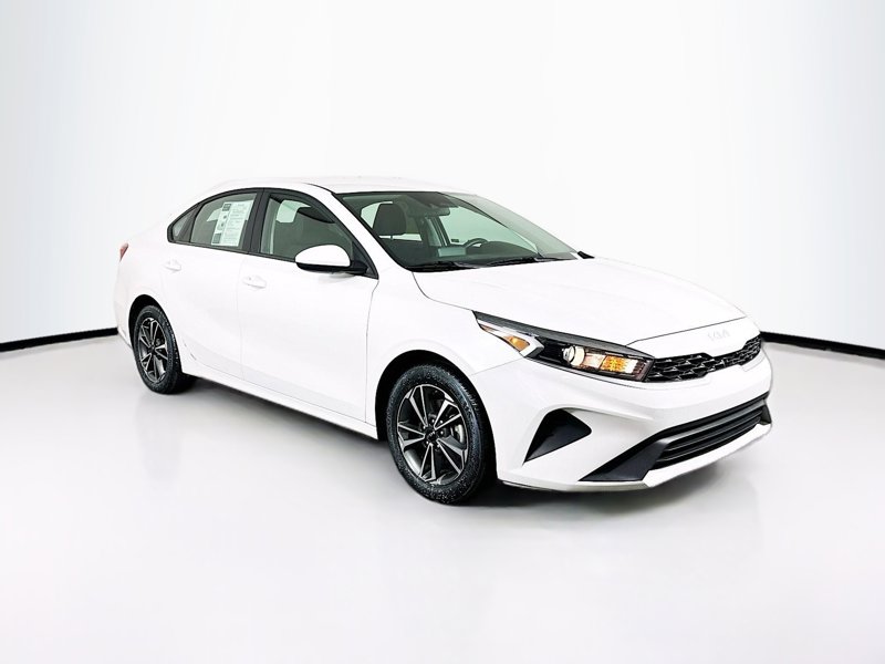 2024 Kia Forte LXS's photo
