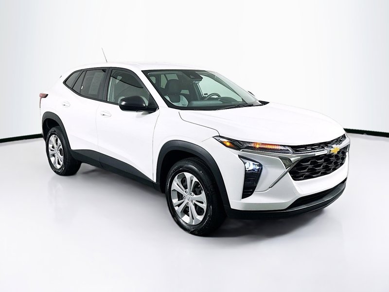 2025 Chevrolet Trax LS's photo