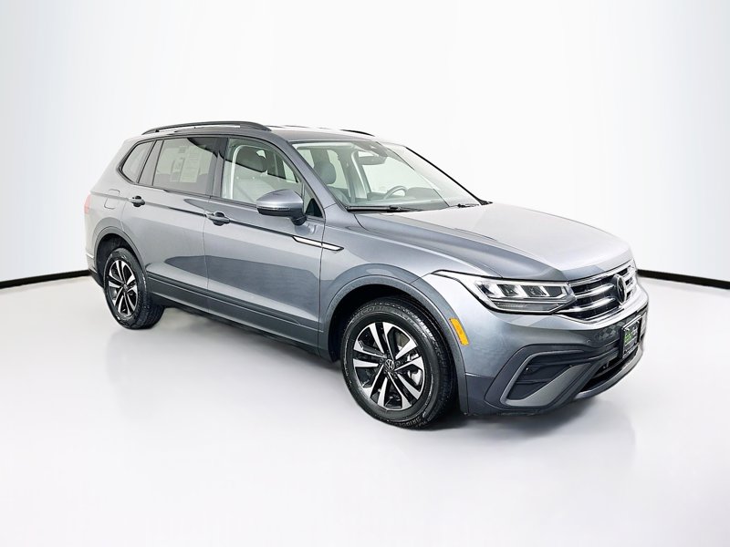 2024 Volkswagen Tiguan S's photo