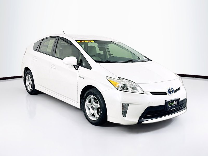 2015 Toyota Prius Two's photo