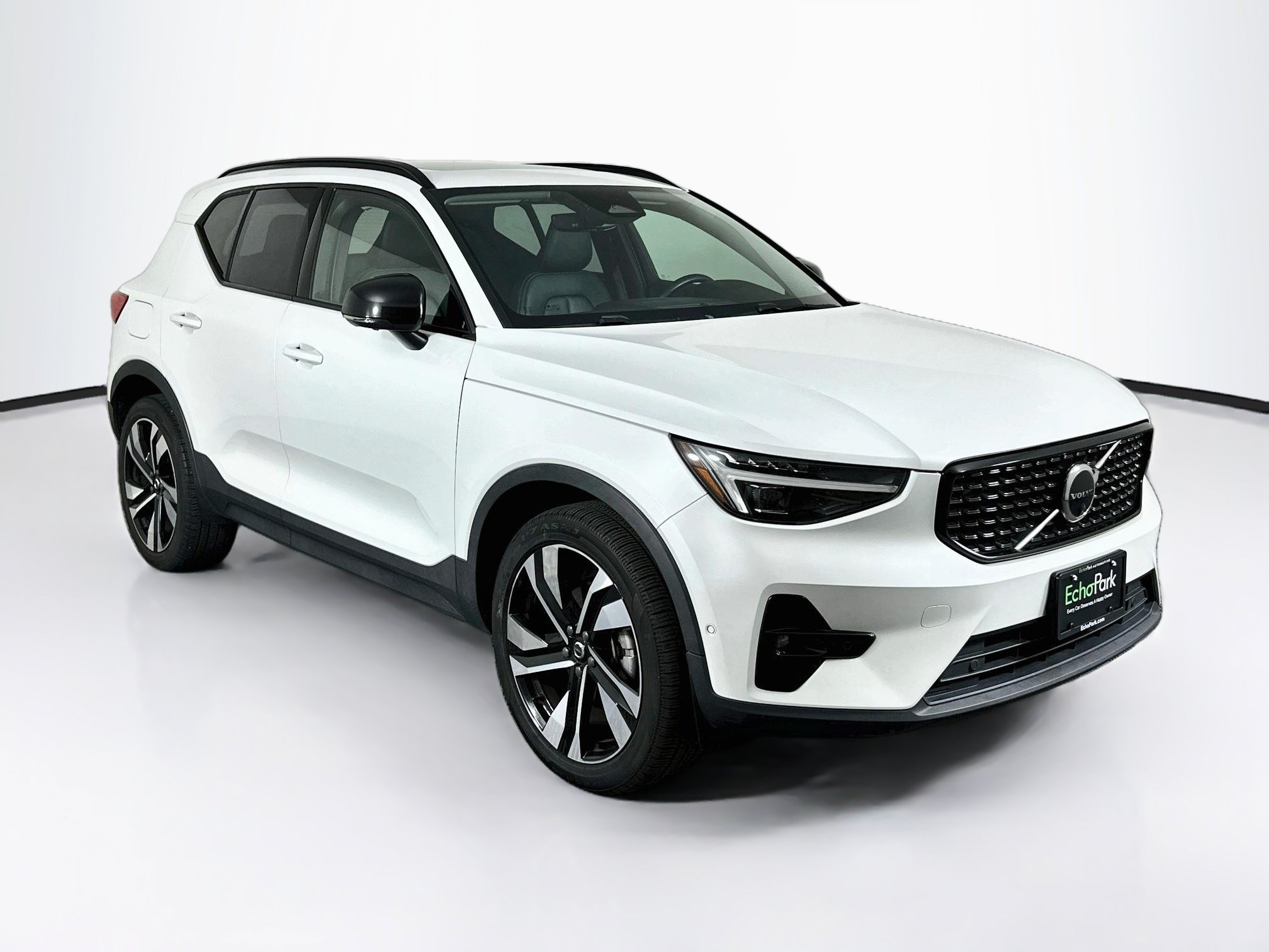 2023 Volvo XC40
