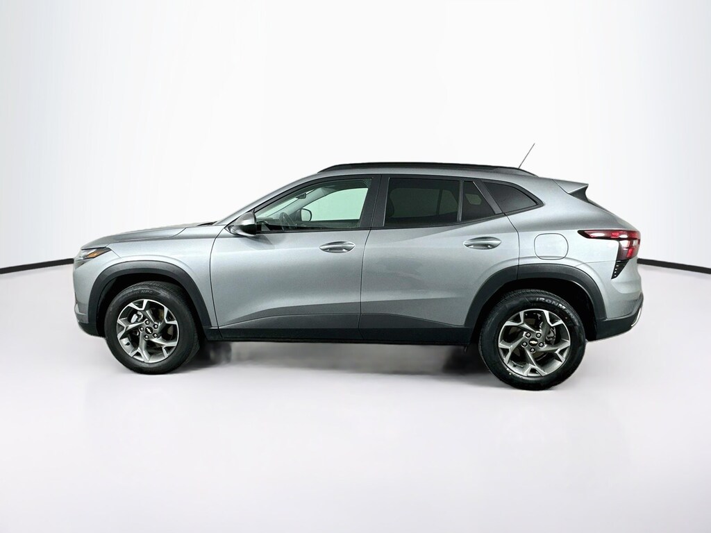 Used 2025 Chevrolet Trax LT FWD LT