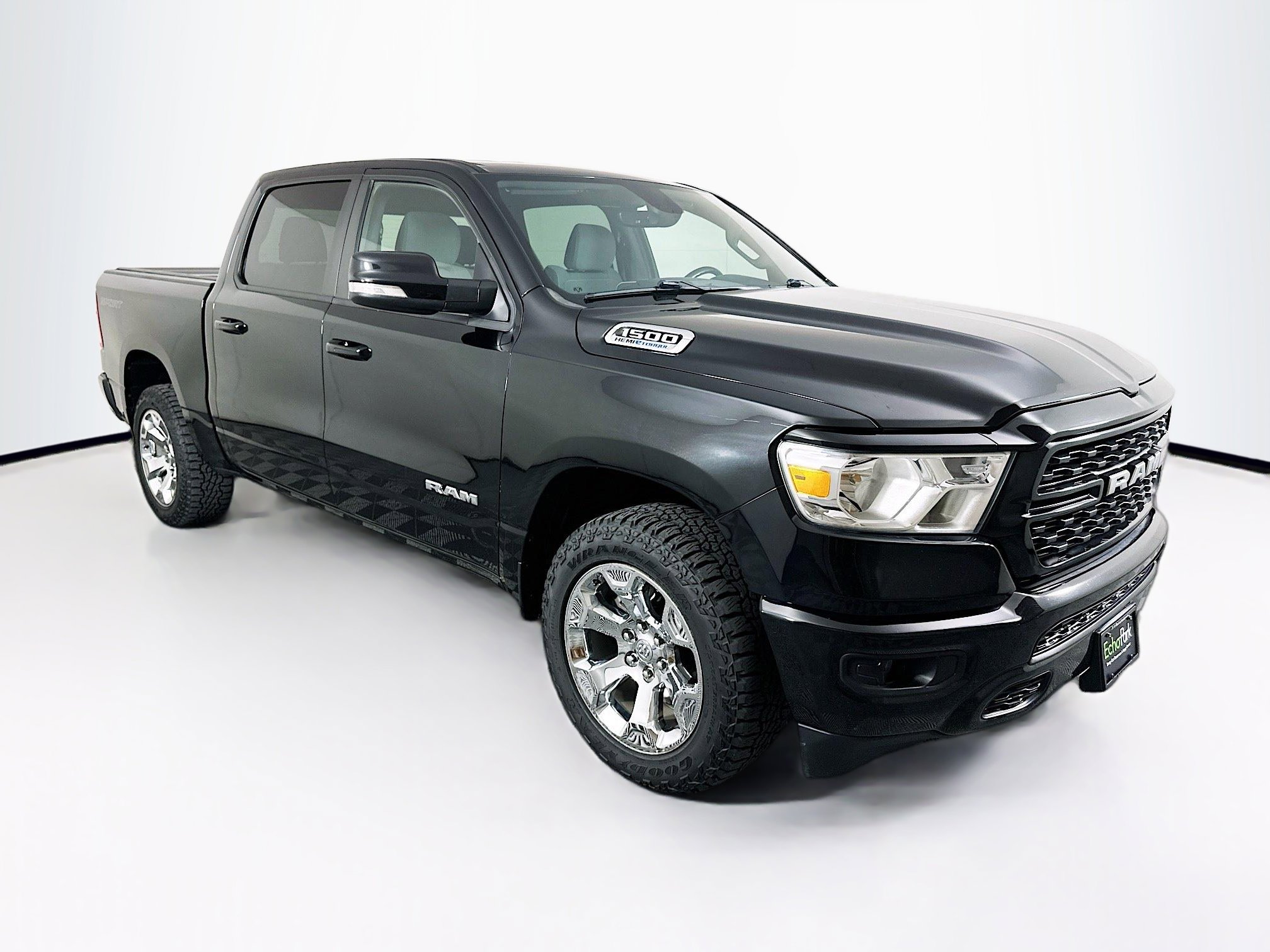 2022 RAM 1500 Big Horn/Lone Star 4x4 Crew Cab 5'7's photo