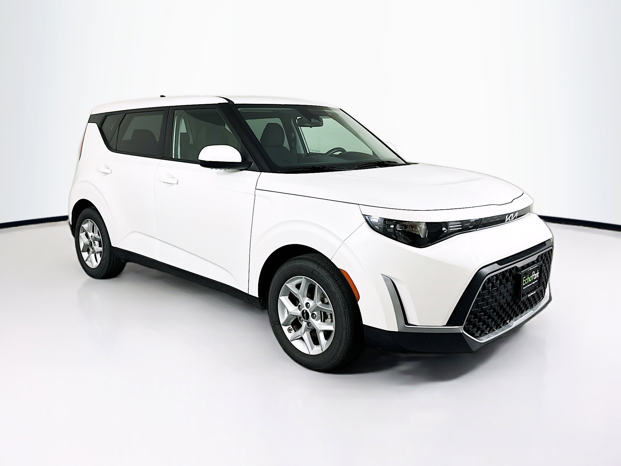 2024 Kia Soul LX's photo