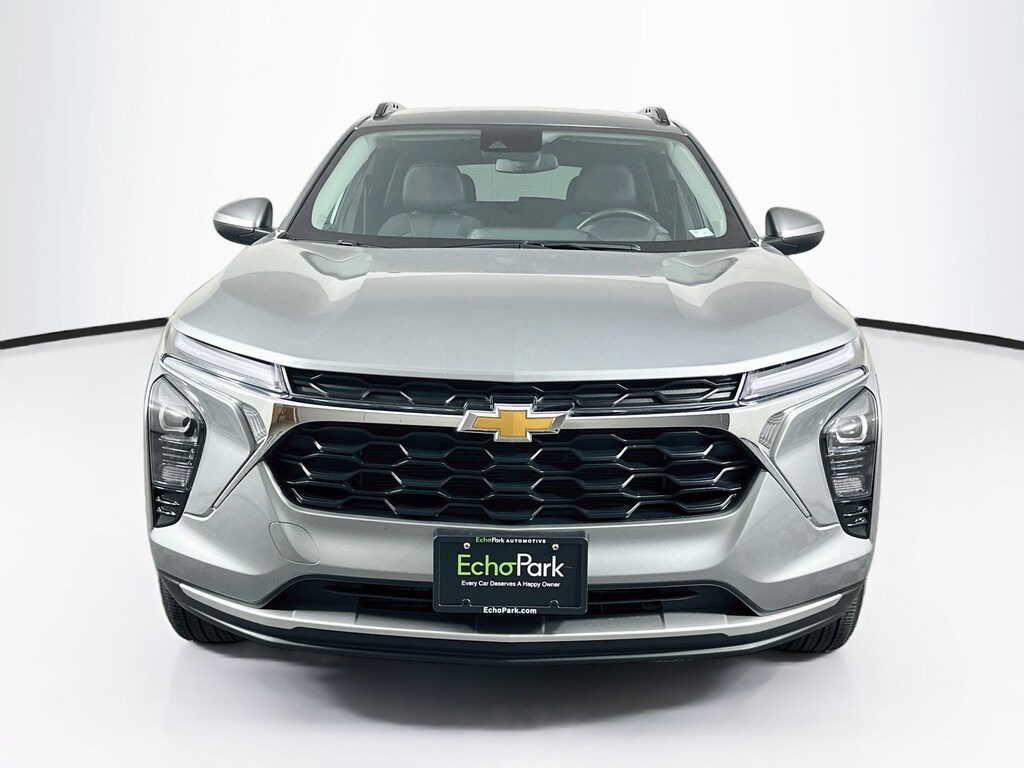 Used 2025 Chevrolet Trax LT FWD LT