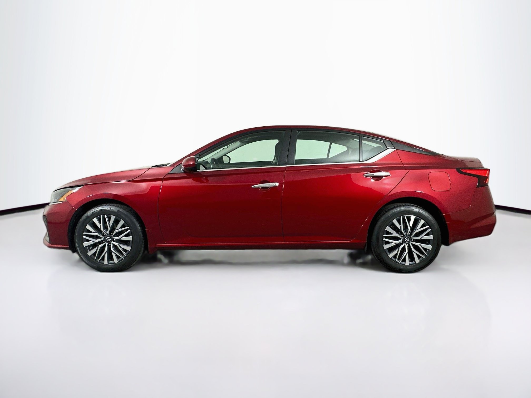 Used 2023 Nissan Altima 2.5 SV Sedan