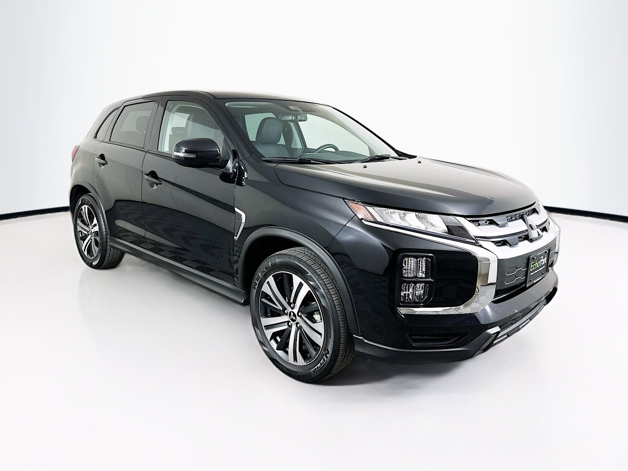 2025 Mitsubishi Outlander Sport SE's photo