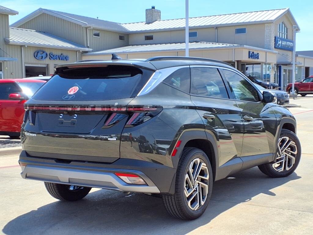 2025 Hyundai Tucson Limited photo 2