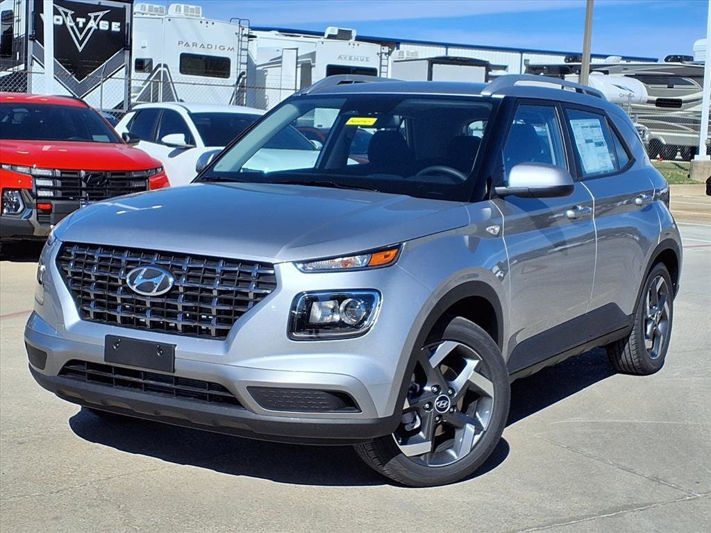 2026 Hyundai Venue SEL w/ 2-Tone Roof IVT's photo