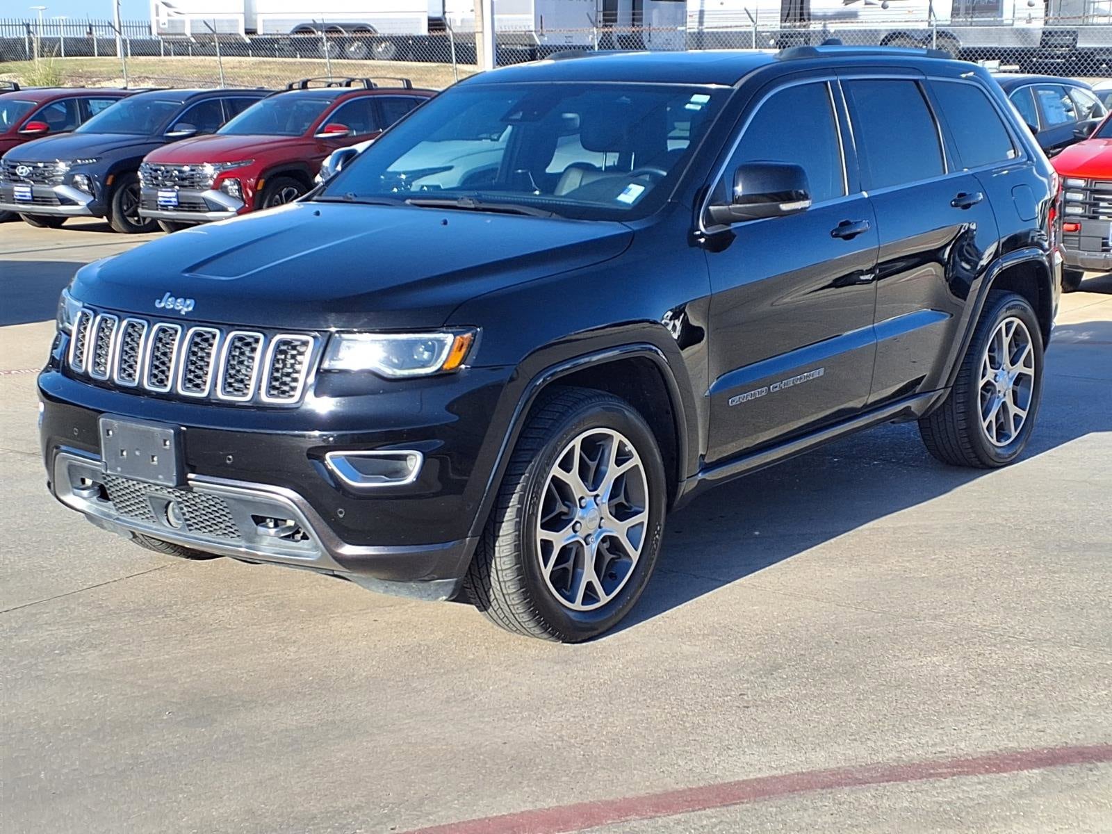 Used 2018 Jeep Grand Cherokee Limited Sterling Edition with VIN 1C4RJEBGXJC172452 for sale in Denton, TX