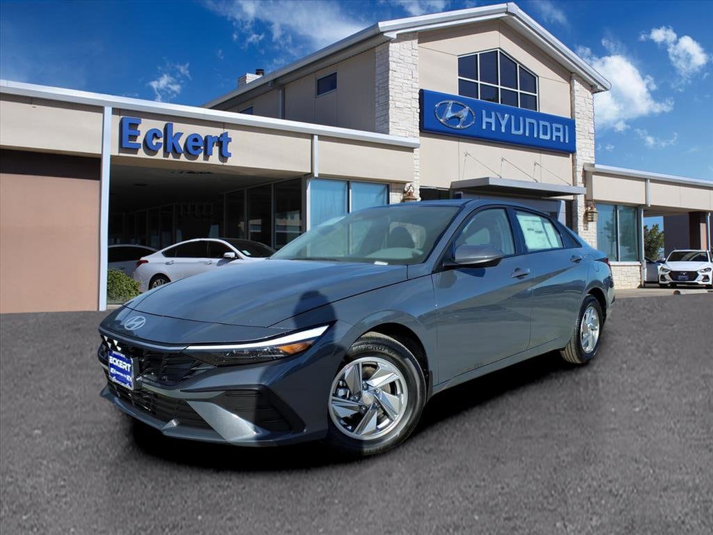 New 2026 Hyundai Elantra SE Sedan
